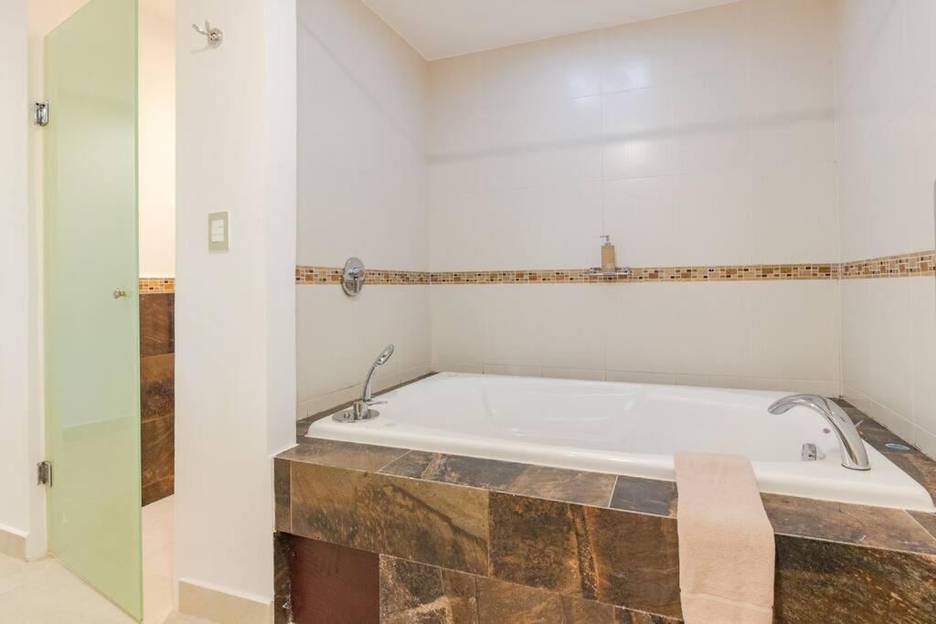 Encantadora Suite Super Amplia En Colibri Playa Del Carmen Exterior foto